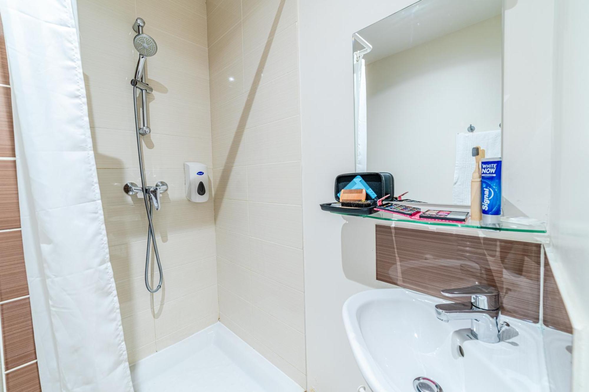 Montempo Apparthotel Lyon Viviani Венисьё Экстерьер фото